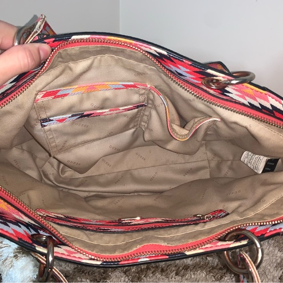 Guess Purse - Picture 8 of 8